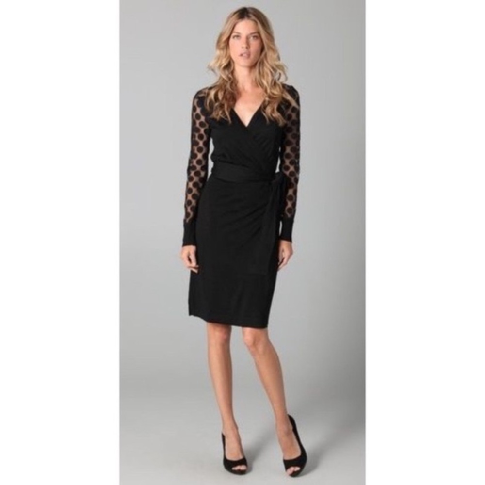 DVF Wrap dress Linda size M Black polka dot sleeve